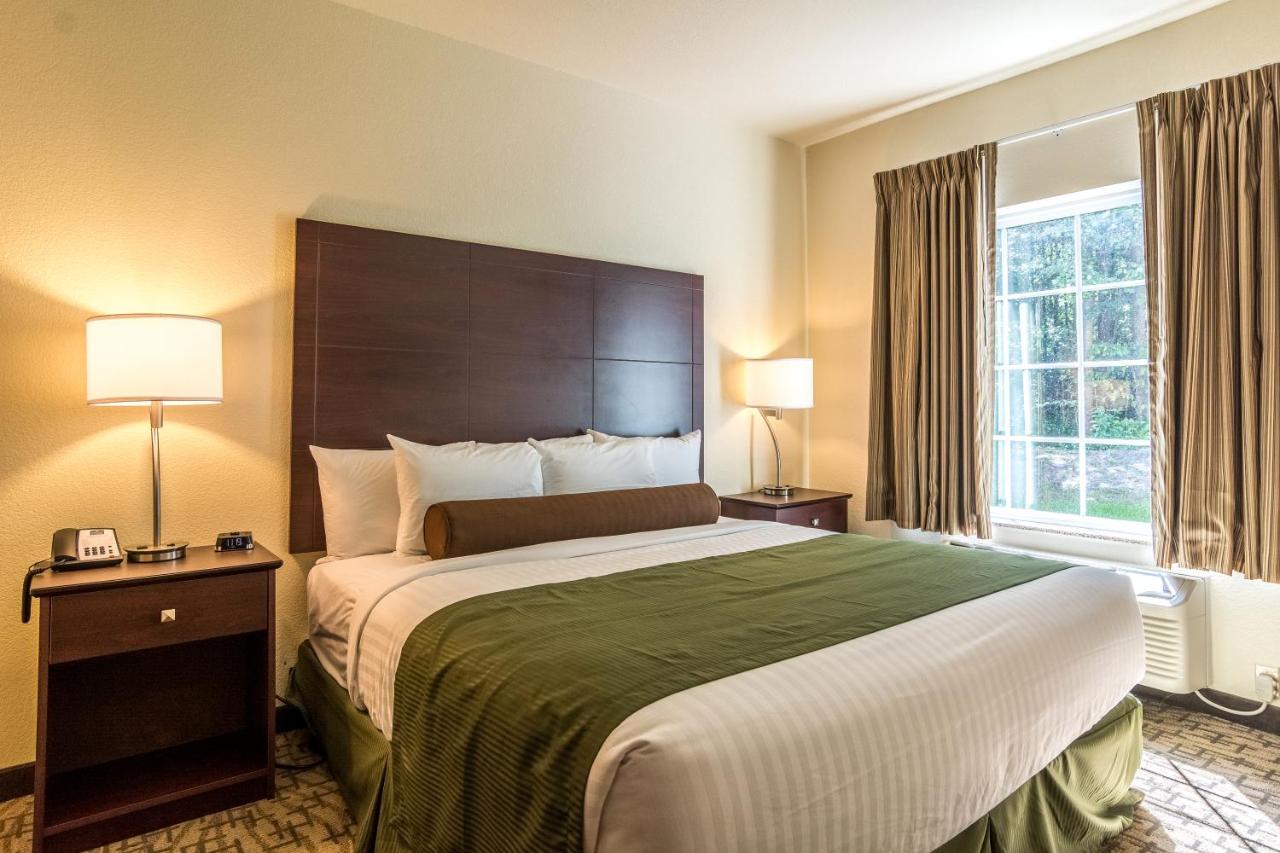 Family Room - Disability Access at Cobblestone Hotel and Suites Torrington