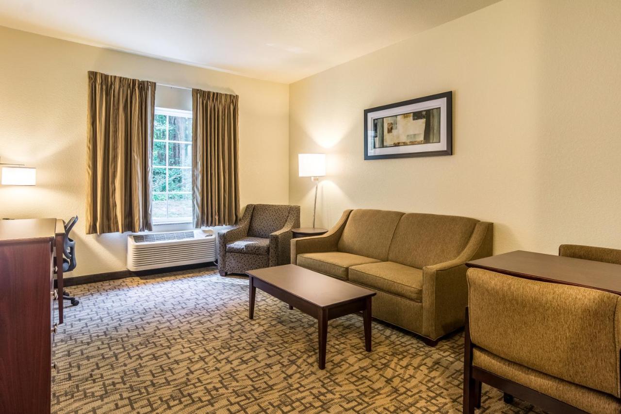 Family Room - Disability Access at Cobblestone Hotel and Suites Torrington