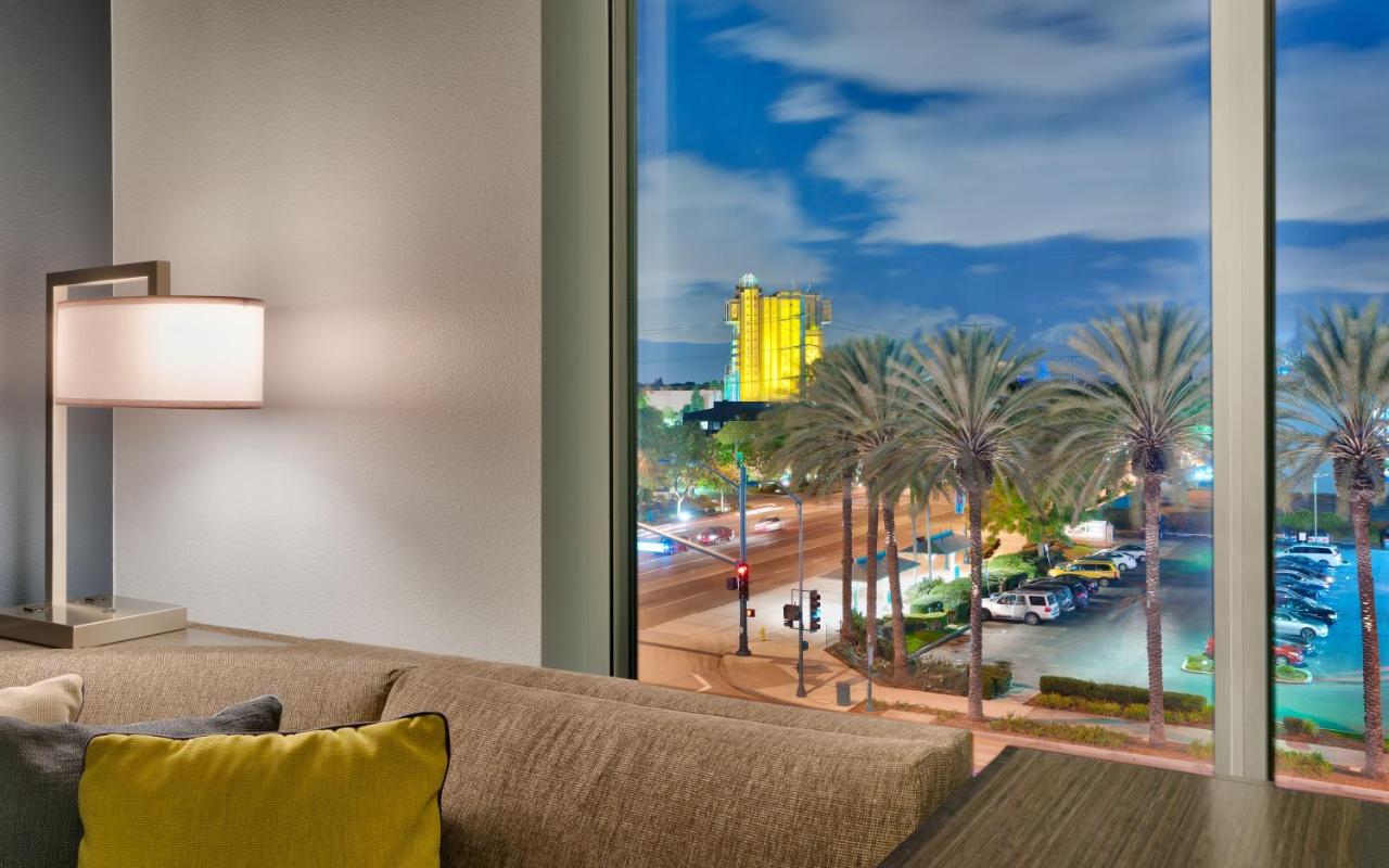 Queen Studio Suite with View at Hyatt House at Anaheim Resort/Convention Center