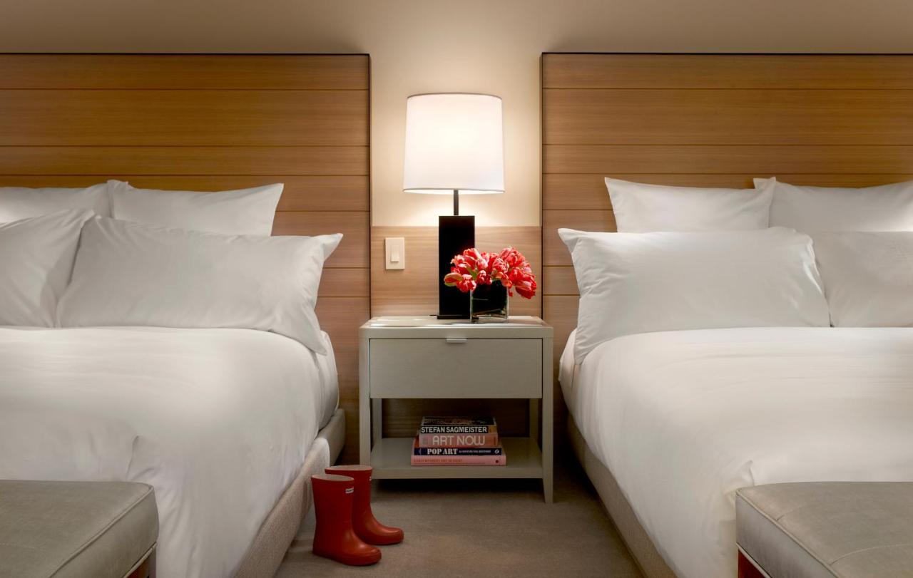 Deluxe Queen Room at 21c Museum Hotel Cincinnati
