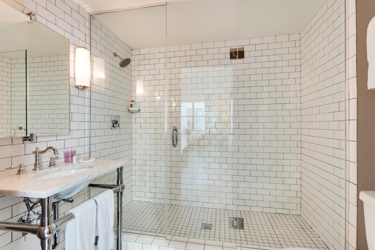 Accessible Deluxe Queen at Clinton Hotel South Beach