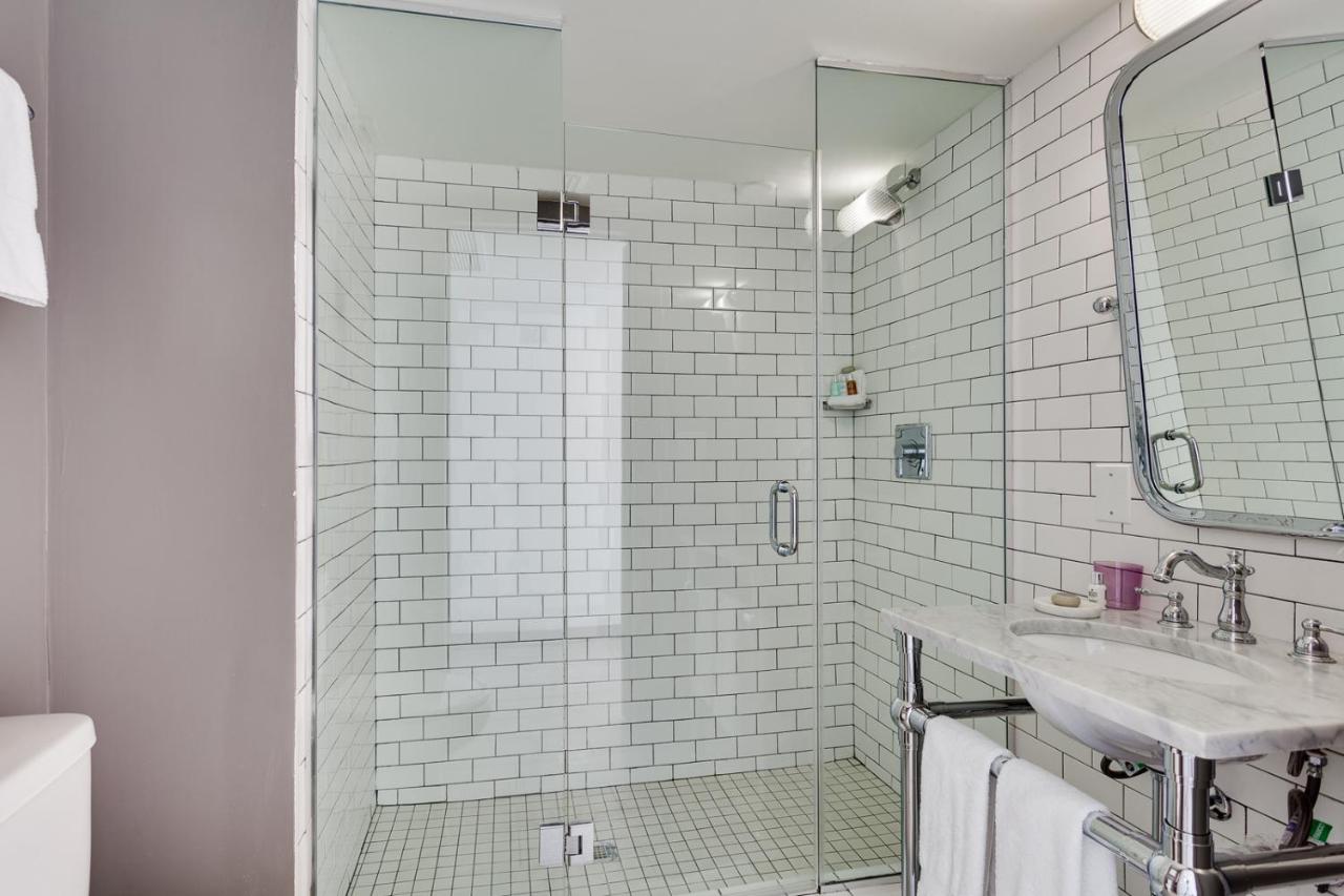 Bedroom Double at Clinton Hotel South Beach