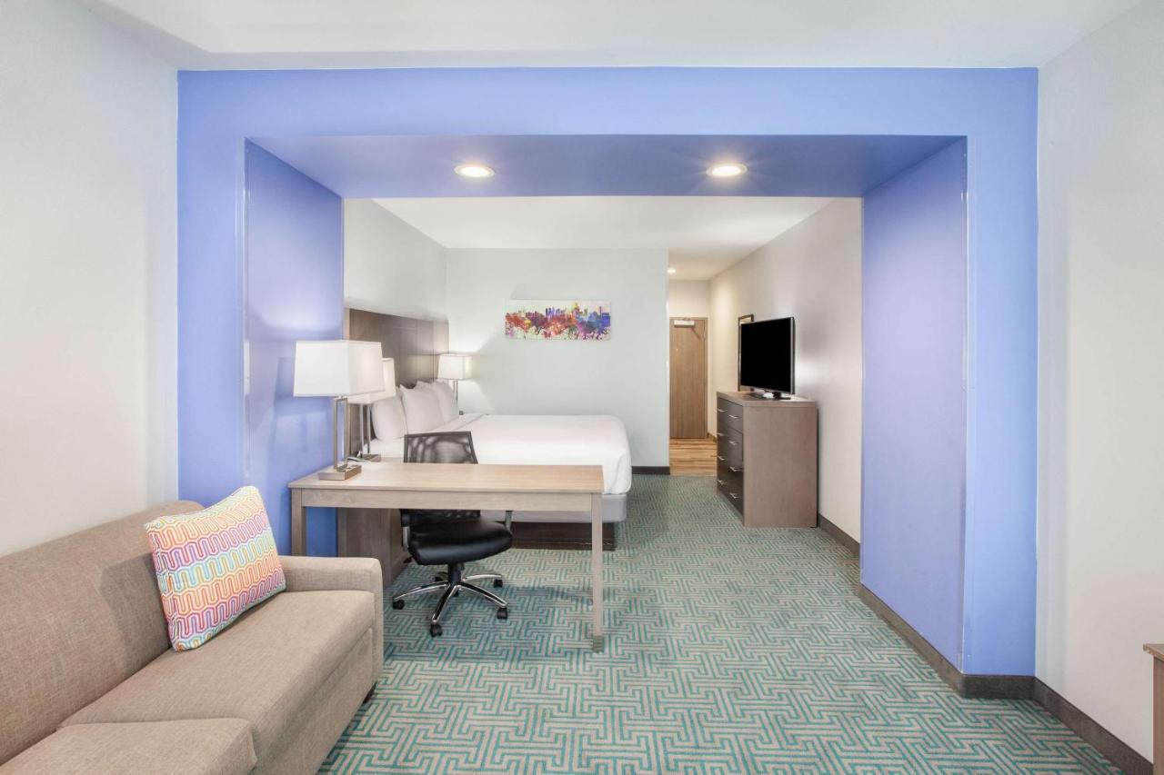 Deluxe King Studio Suite - Non-Smoking at La Quinta Inn & Suites by Wyndham Dallas Duncanville