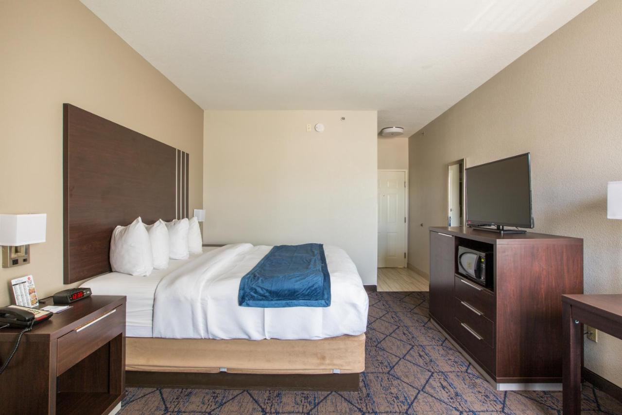 King Room - Mobility Access/Non-Smoking at Baymont by Wyndham Albuquerque Airport