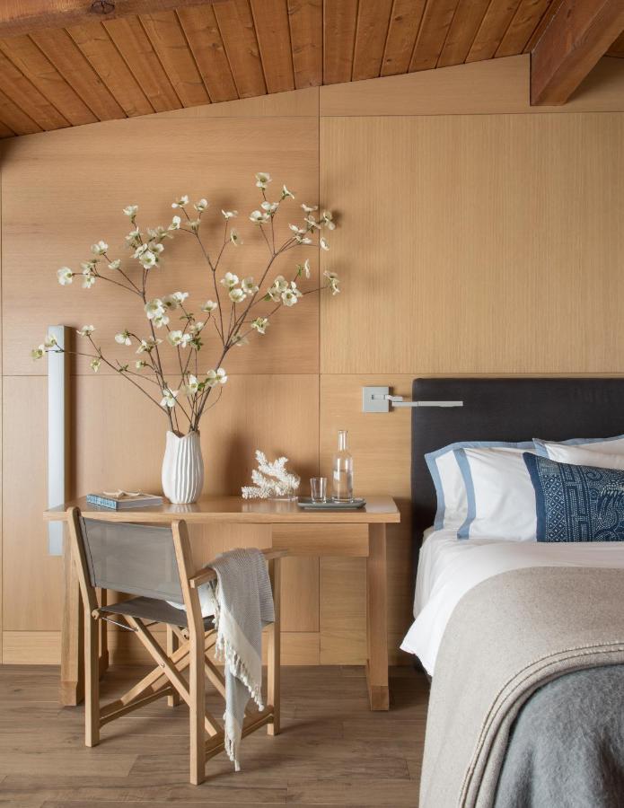 | Malibu Beach Inn