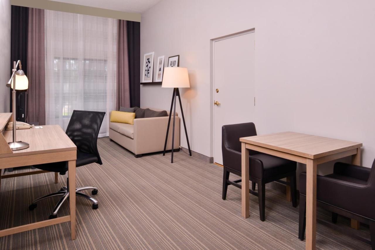 King Studio at Country Inn & Suites by Radisson, Raleigh-Durham Airport, NC