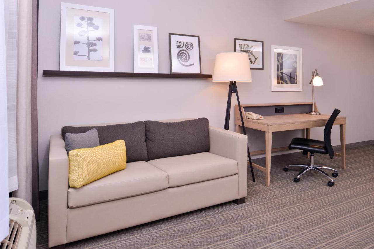 King Studio at Country Inn & Suites by Radisson, Raleigh-Durham Airport, NC