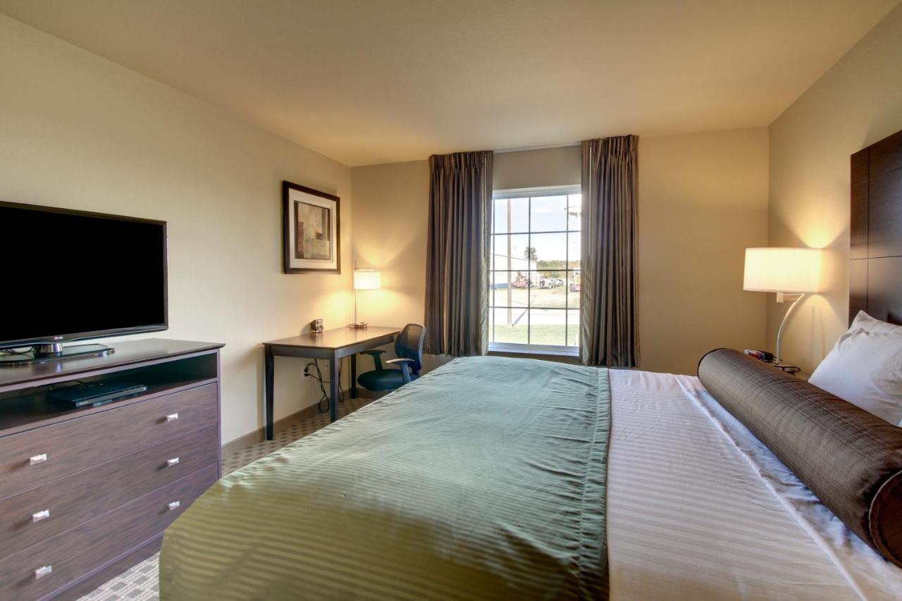 King Room at Cobblestone Inn & Suites - Brillion