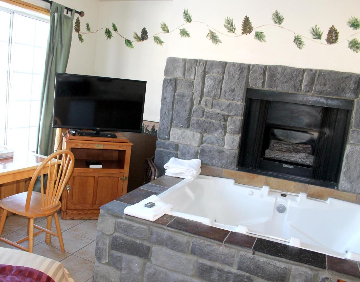 Studio with Spa Bath at Fireside Lodge