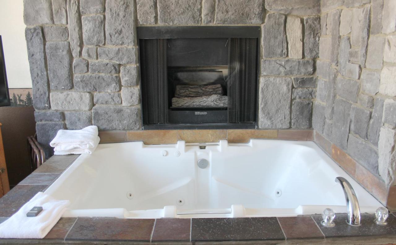 Studio with Spa Bath at Fireside Lodge