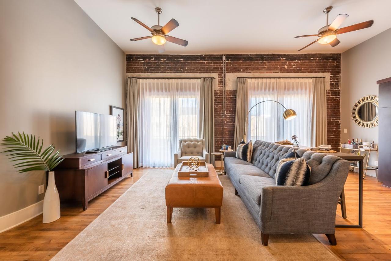Luxury One-Bedroom Suite with Terrace at The Restoration