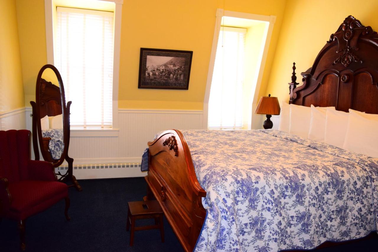 King Room at Grand Imperial Hotel