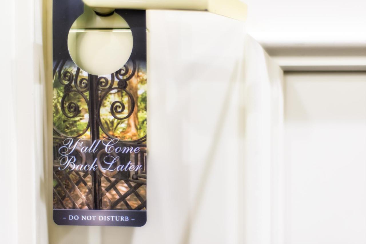 Traditional Queen Room - Disable Access at French Quarter Inn
