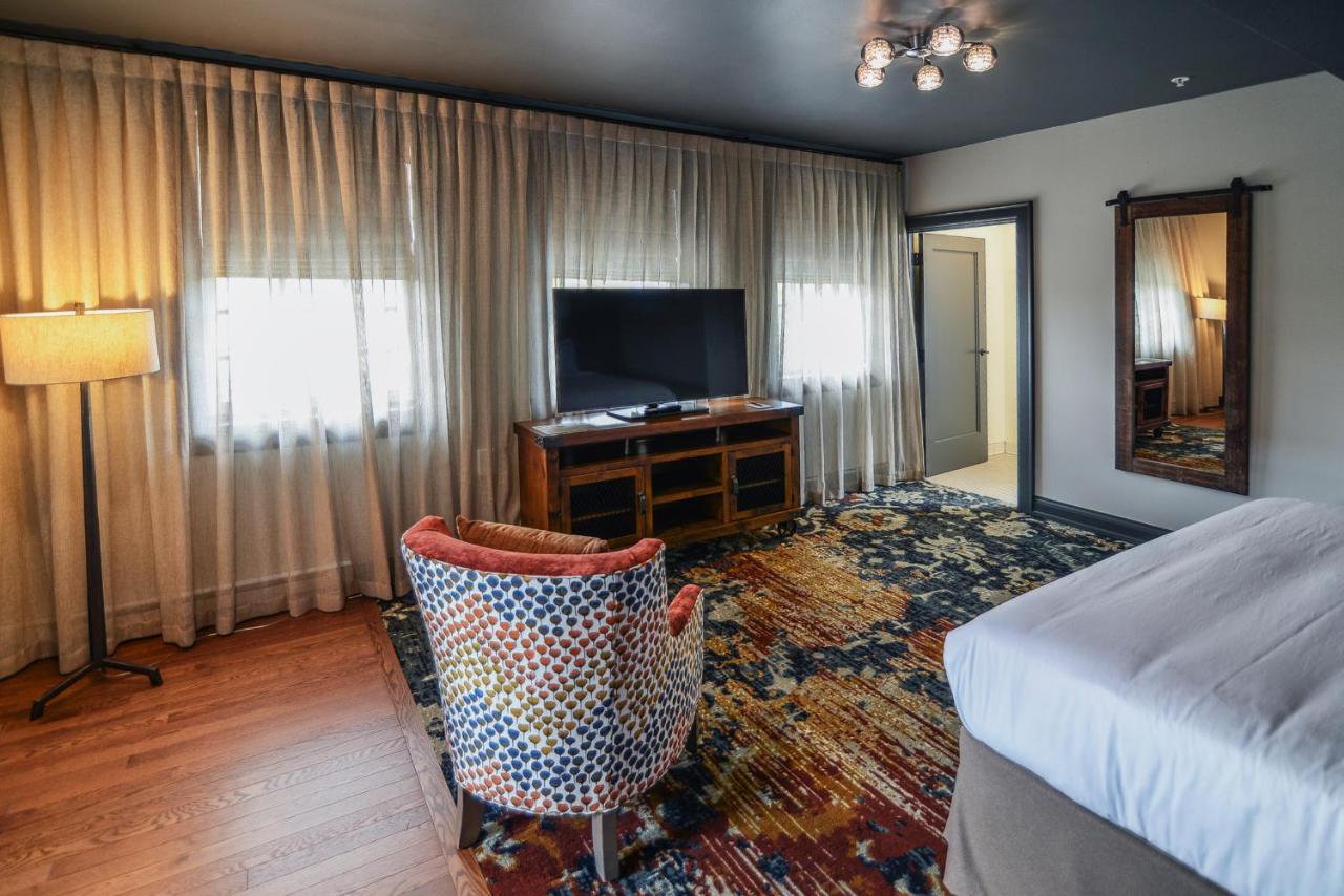 King Studio at The Stella Hotel & Ballroom
