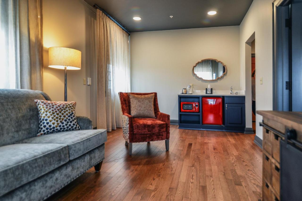 Deluxe King Suite at The Stella Hotel & Ballroom