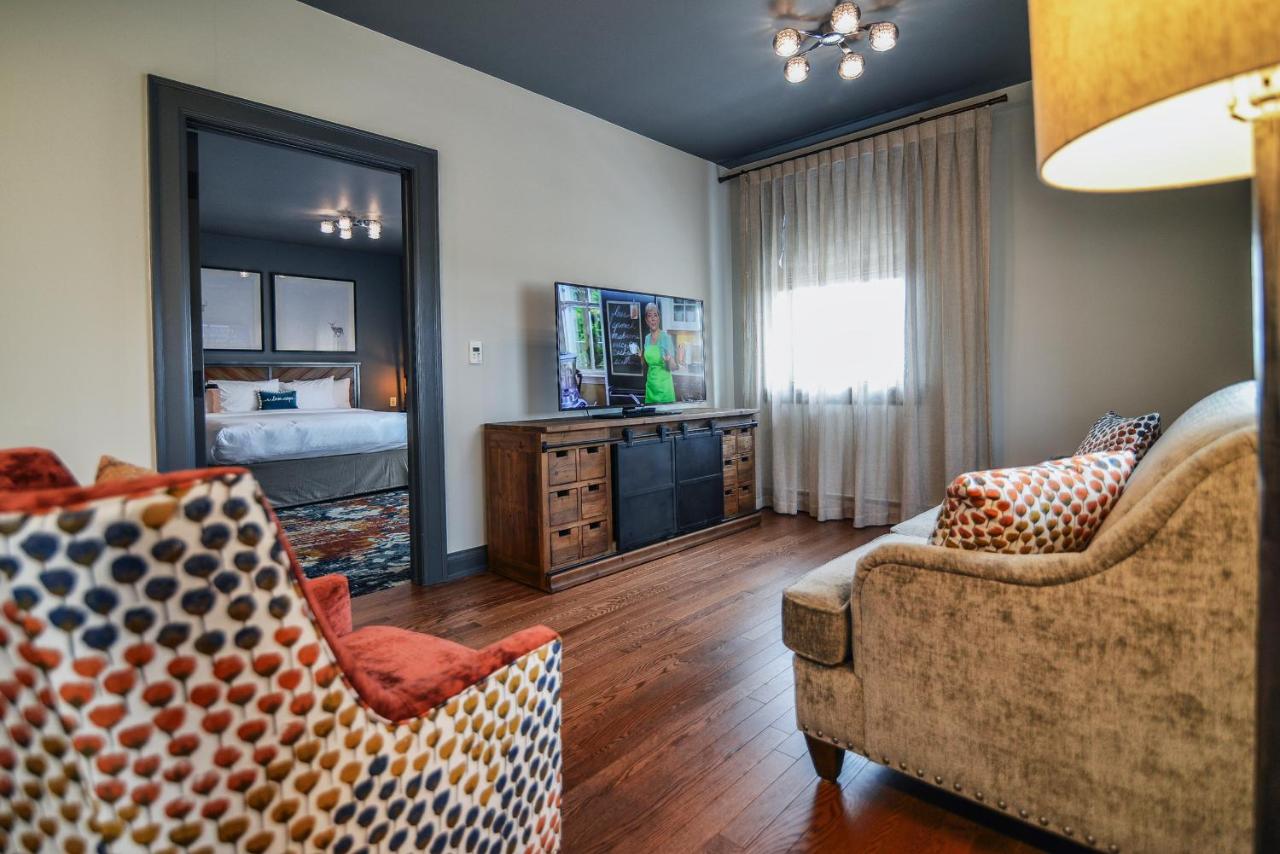 Deluxe King Suite at The Stella Hotel & Ballroom