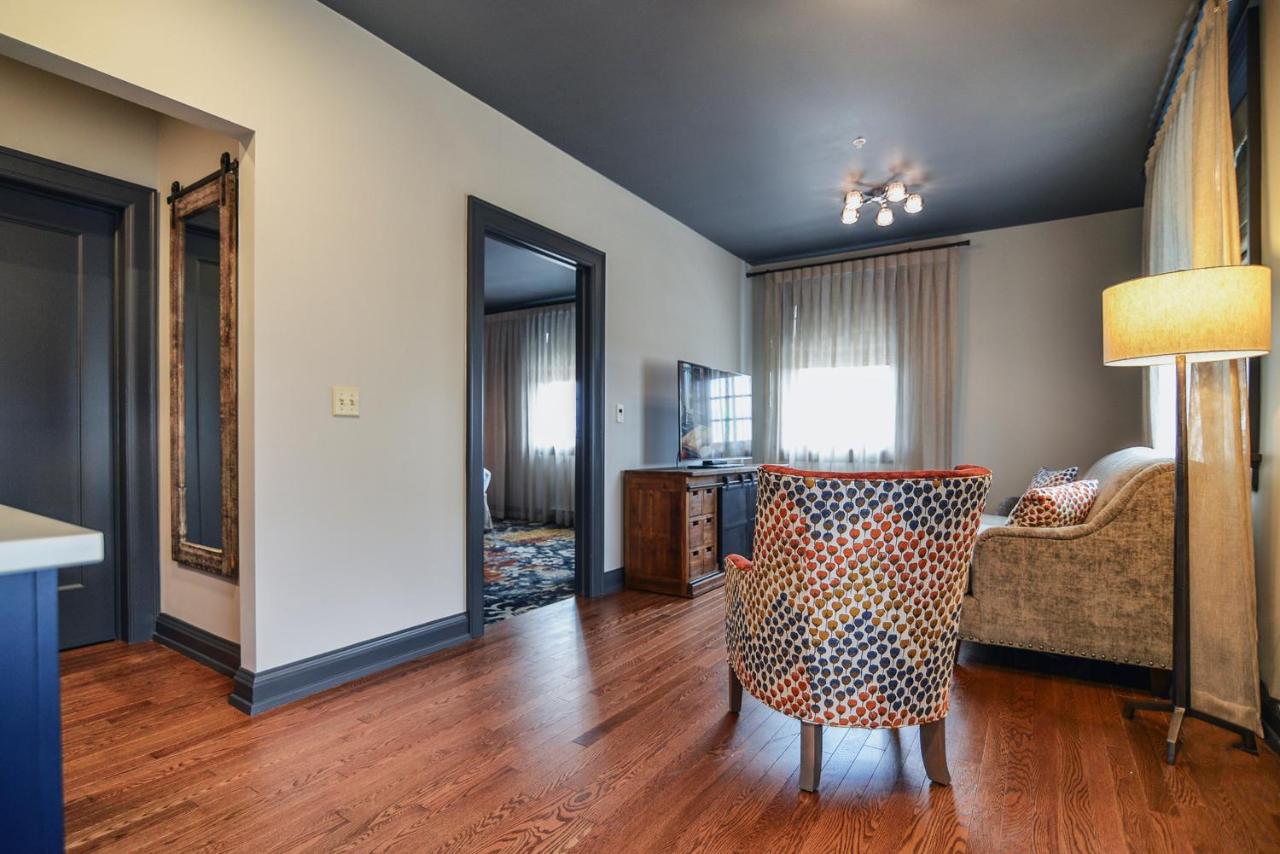 Deluxe King Suite at The Stella Hotel & Ballroom