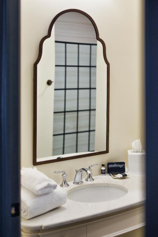 Deluxe King Suite at The Stella Hotel & Ballroom