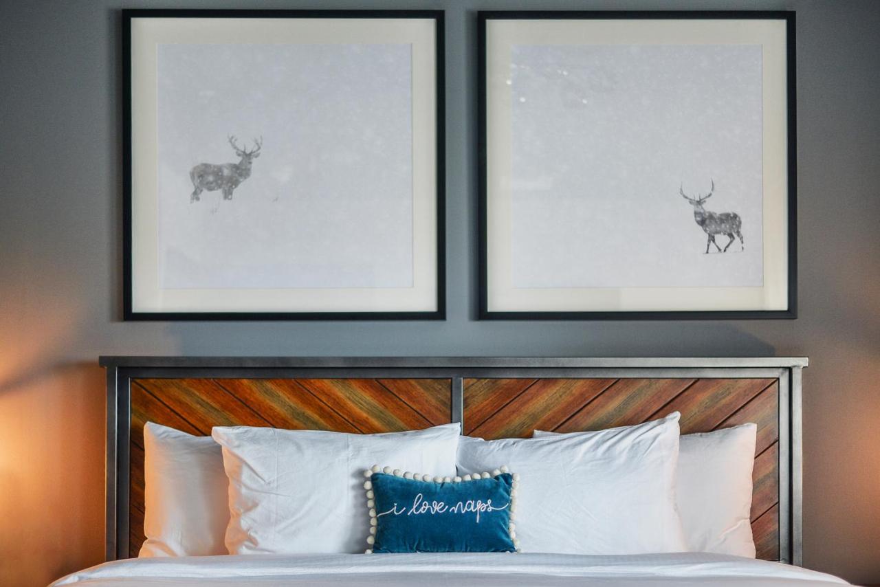 Deluxe King Suite at The Stella Hotel & Ballroom