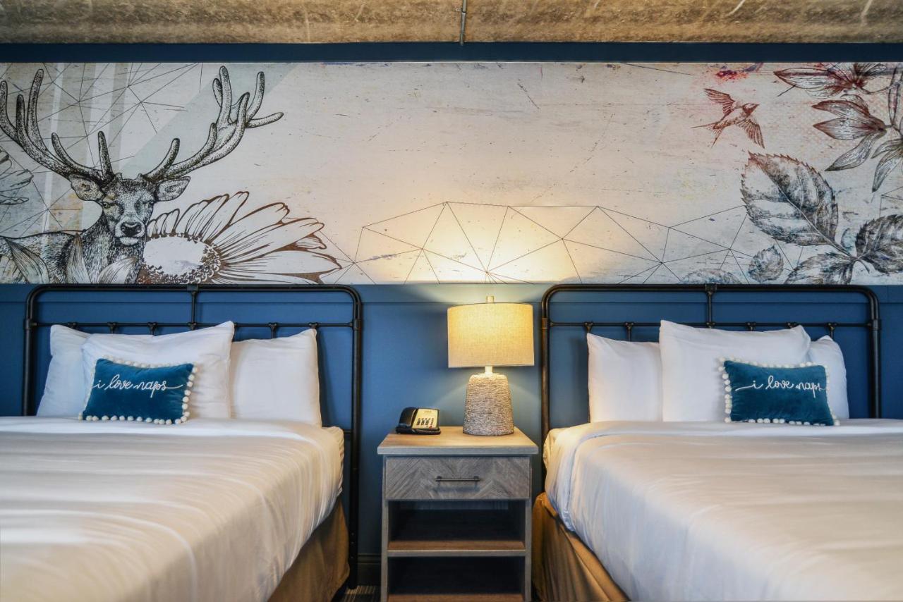 Queen Room at The Stella Hotel & Ballroom