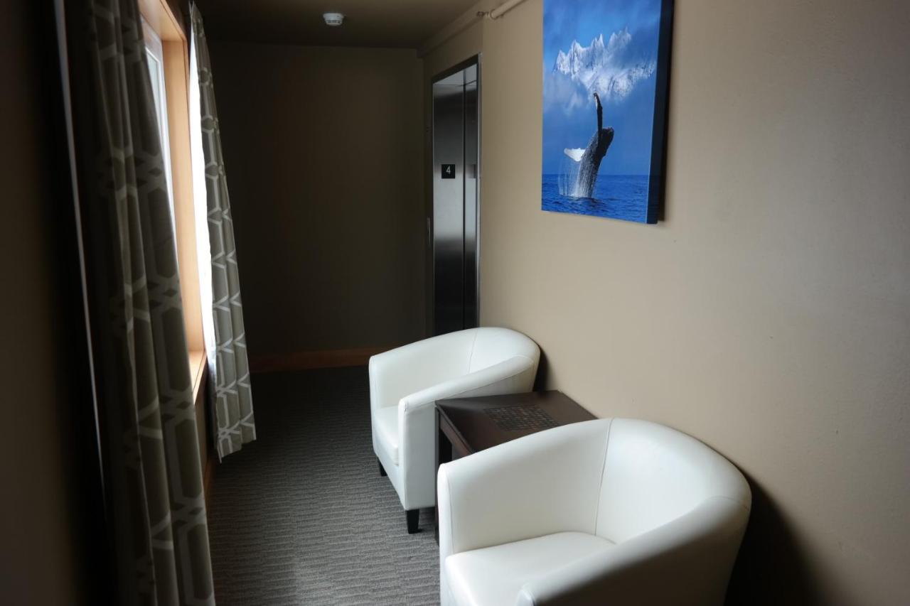 Superior King Room at Sitka Hotel and Restaurant