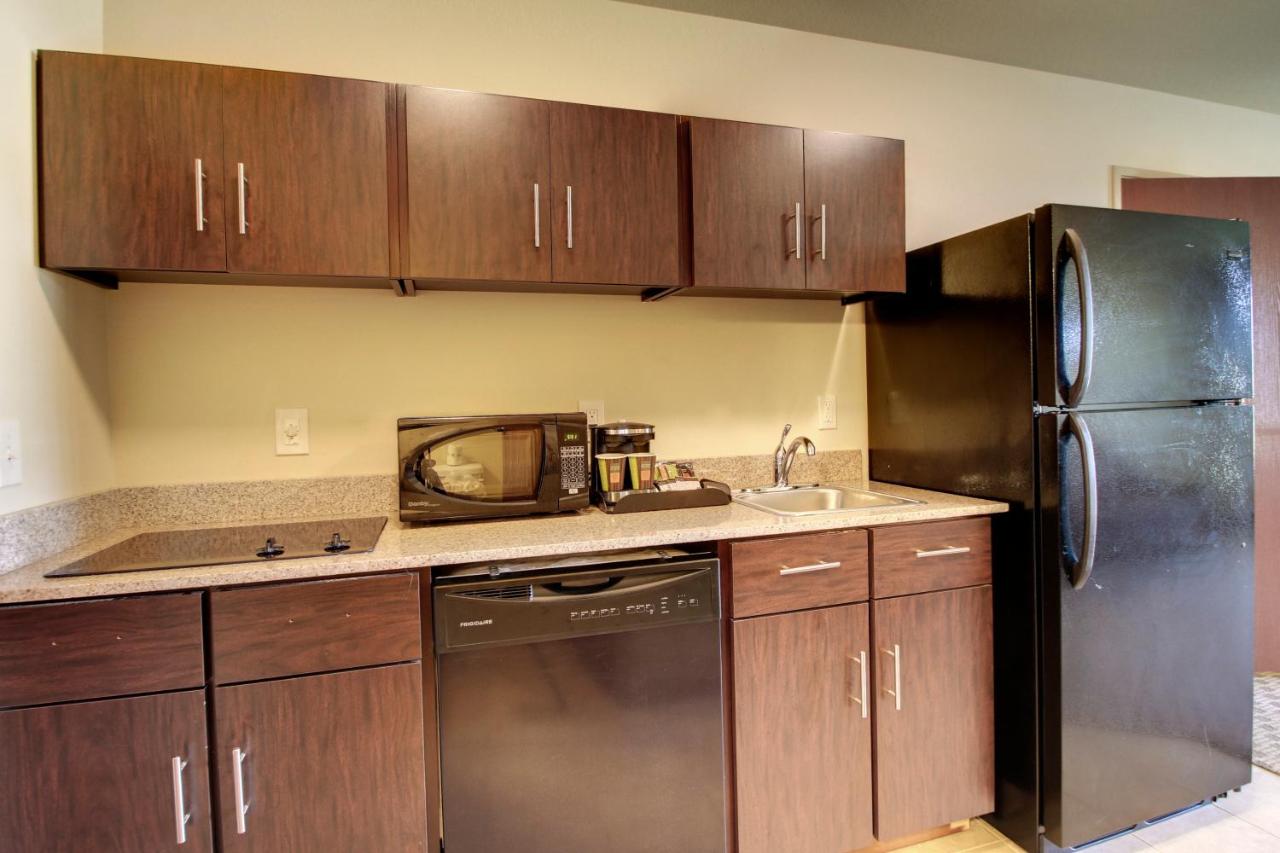King Suite at Cobblestone Inn & Suites - Bloomfield