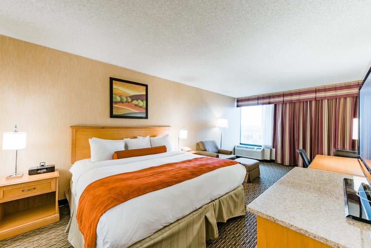 Business King Room at Radisson Hotel Denver - Aurora