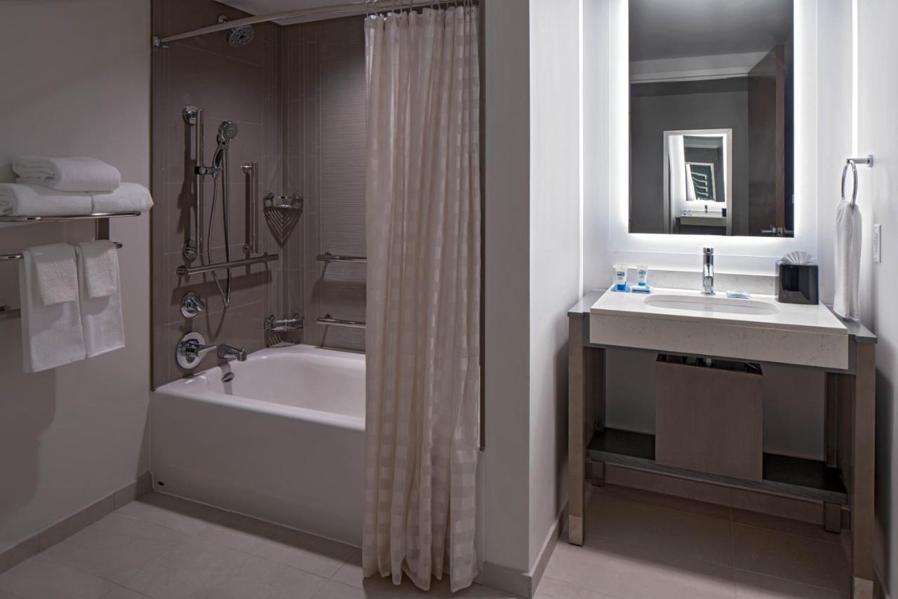 King Room - Disability Access at Hyatt House Indianapolis Downtown