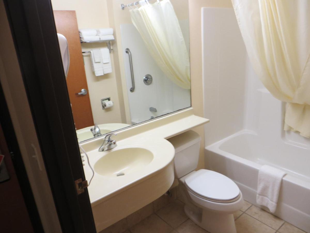 Queen Room with Two Queen Beds - Non-Smoking at Microtel Inn & Suites by Wyndham Colfax/Newton