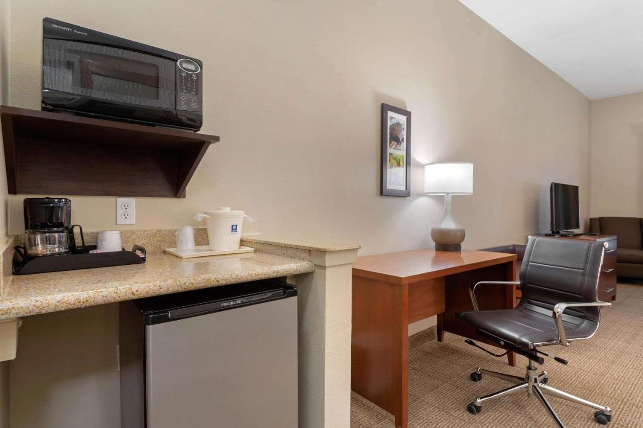 King Suite - Non-Smoking at Comfort Inn & Suites Port Arthur-Port Neches