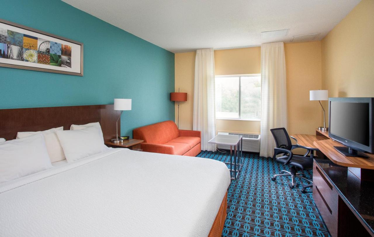 King Room at Fairfield Inn & Suites Quincy