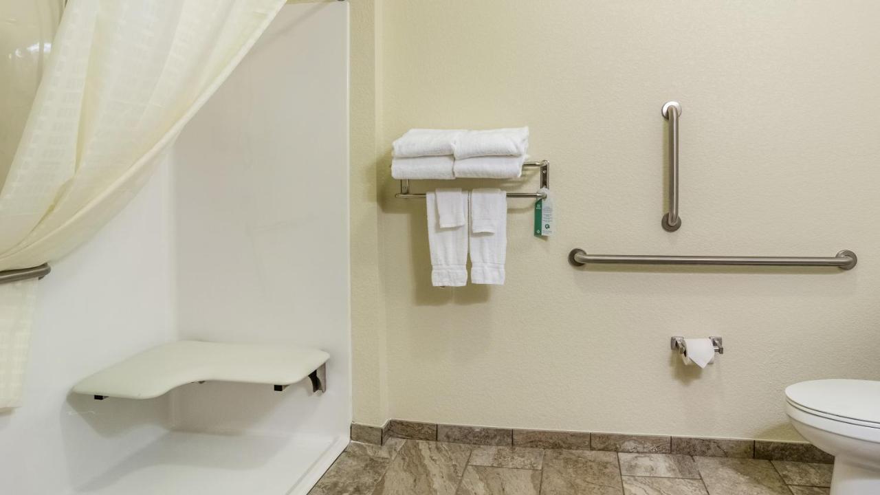 One-Bedroom Suite at Cobblestone Hotel & Suites - Beulah