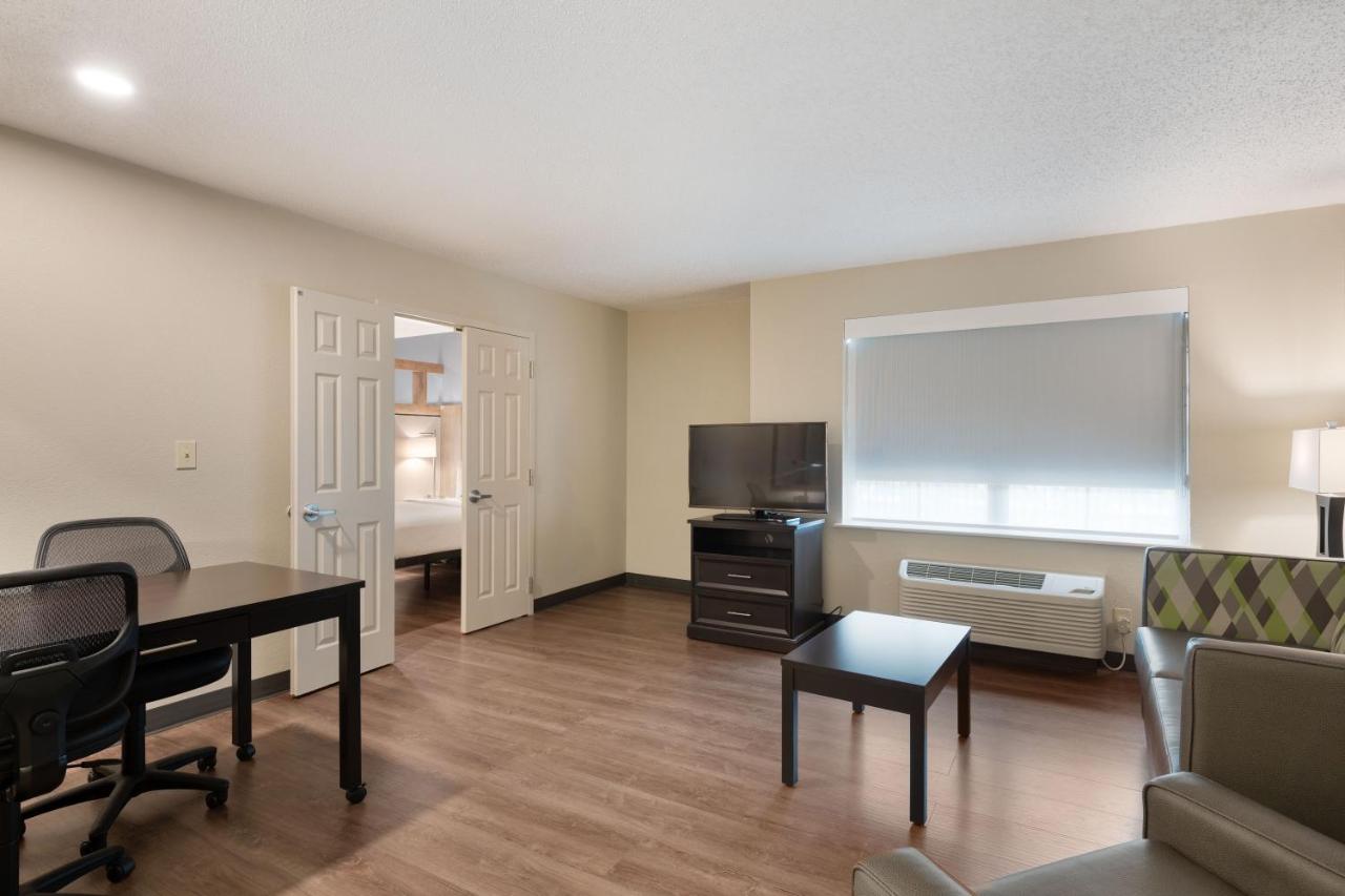 One Bedroom Suite with Two Double Beds - Non-Smoking at Extended Stay America Premier Suites Charlotte Pineville Mat