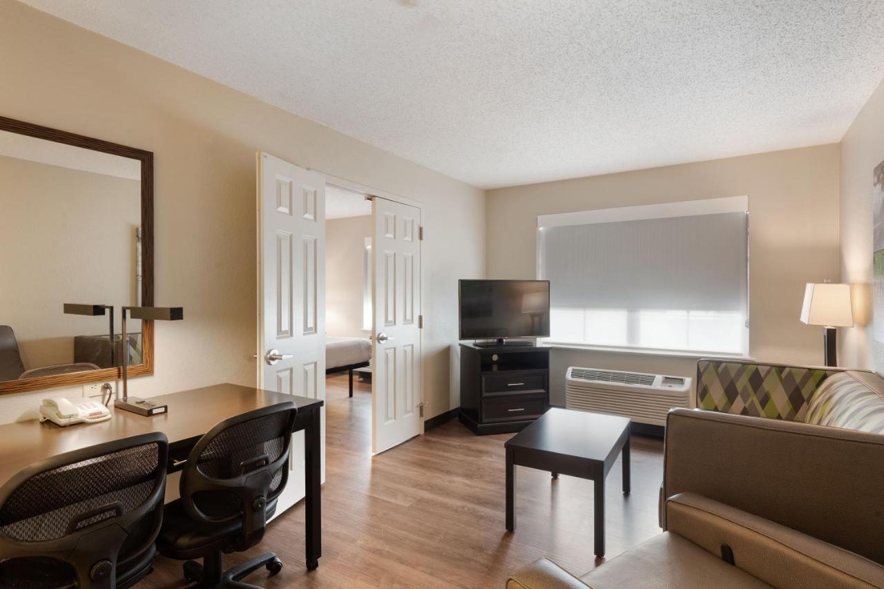 Room #51271812 at Extended Stay America Premier Suites Charlotte Pineville Mat