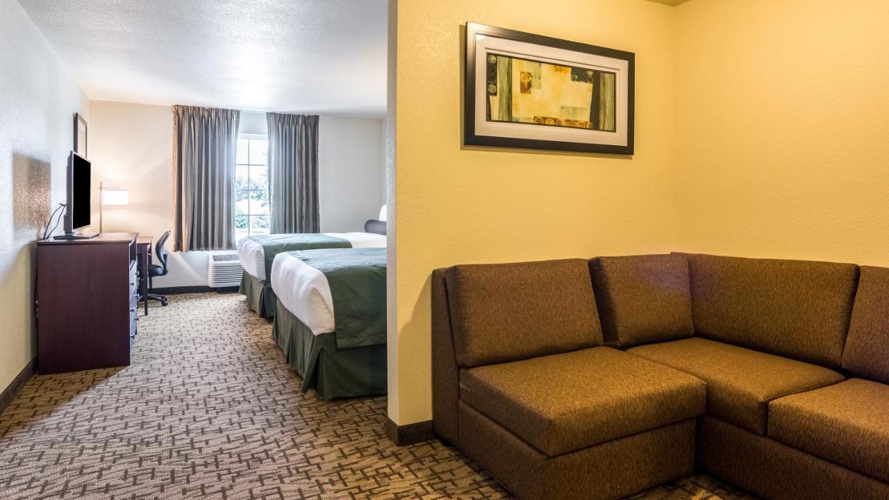 Deluxe Queen Studio at Cobblestone Hotel & Suites - Greenville