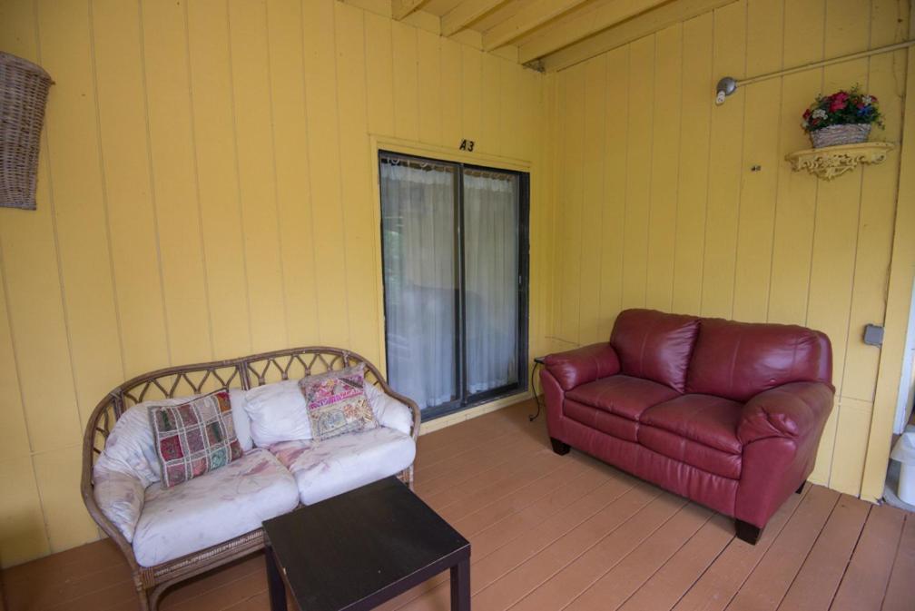 Queen Room with Balcony at River View Garden Resort