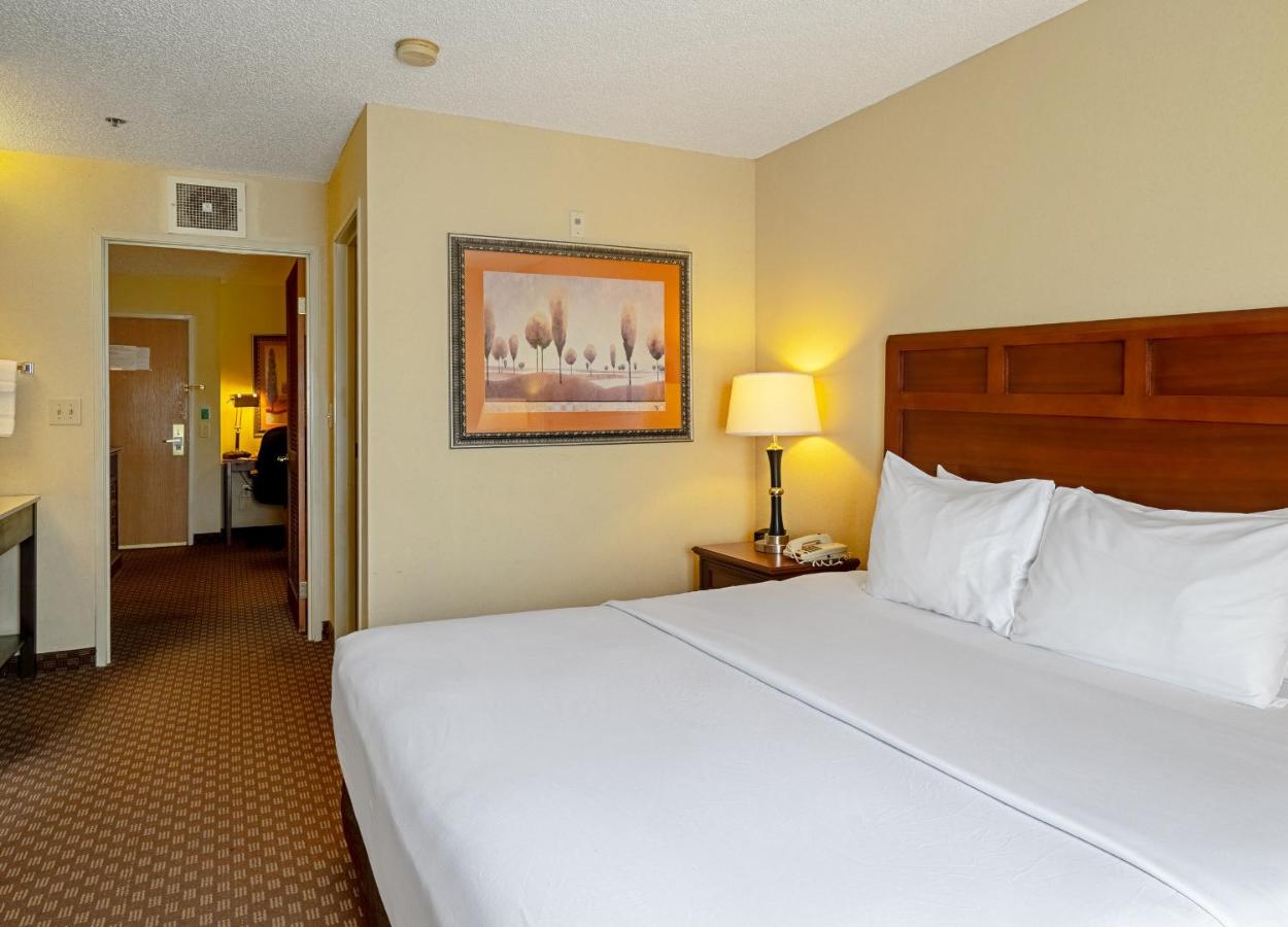 King Suite - Non-Smoking at Quality Suites San Antonio Northeast