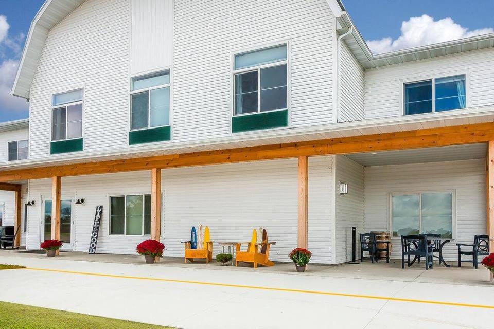 | Lakes Inn at Dunvilla