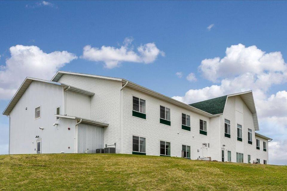 | Lakes Inn at Dunvilla