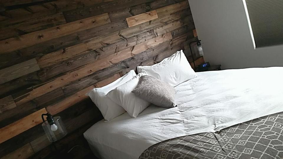 | Lakes Inn at Dunvilla