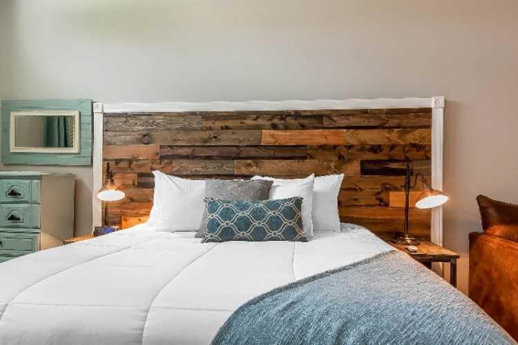 | Lakes Inn at Dunvilla