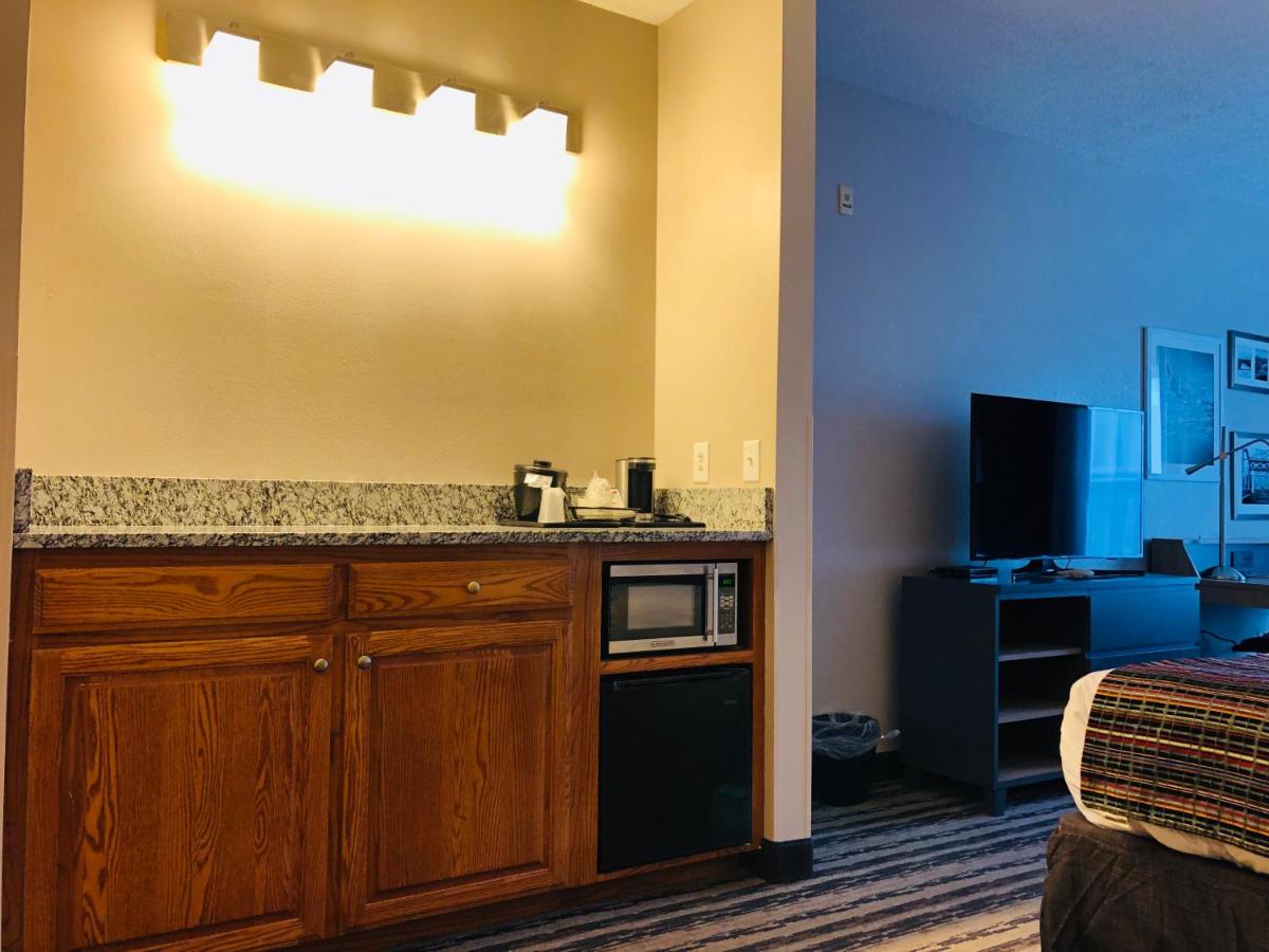 Premium Queen Room with Two Queen Beds at Country Inn & Suites by Radisson, Nashville Airport East, TN