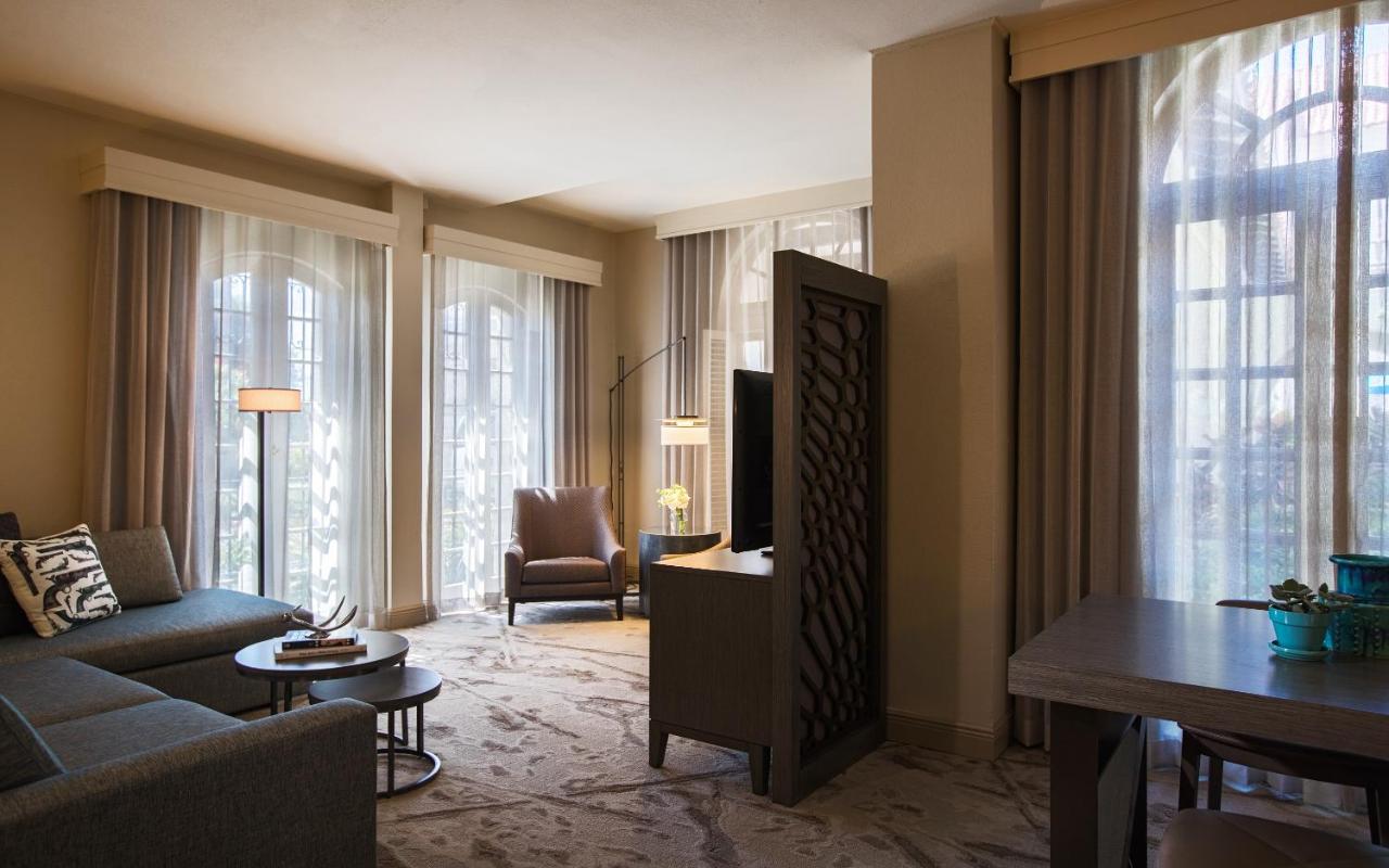 One-Bedroom Presidential King Suite - Non-Smoking at Casa De Palmas, Trademark Collection by Wyndham