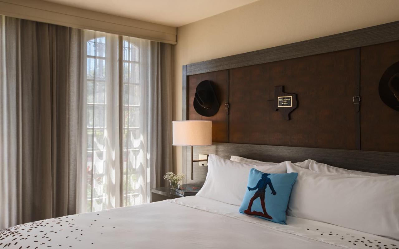 One-Bedroom Presidential King Suite - Non-Smoking at Casa De Palmas, Trademark Collection by Wyndham