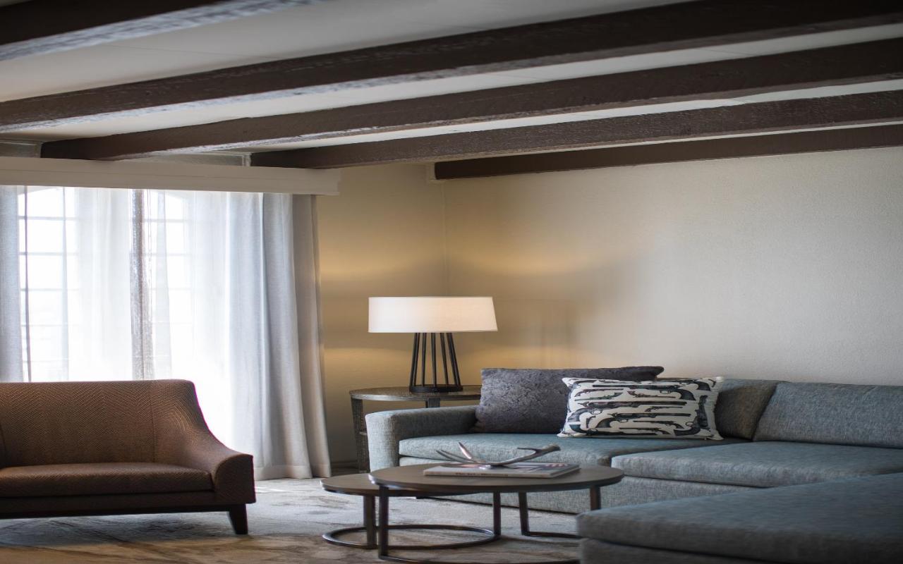 One-Bedroom Deluxe King Suite - Non-Smoking at Casa De Palmas, Trademark Collection by Wyndham