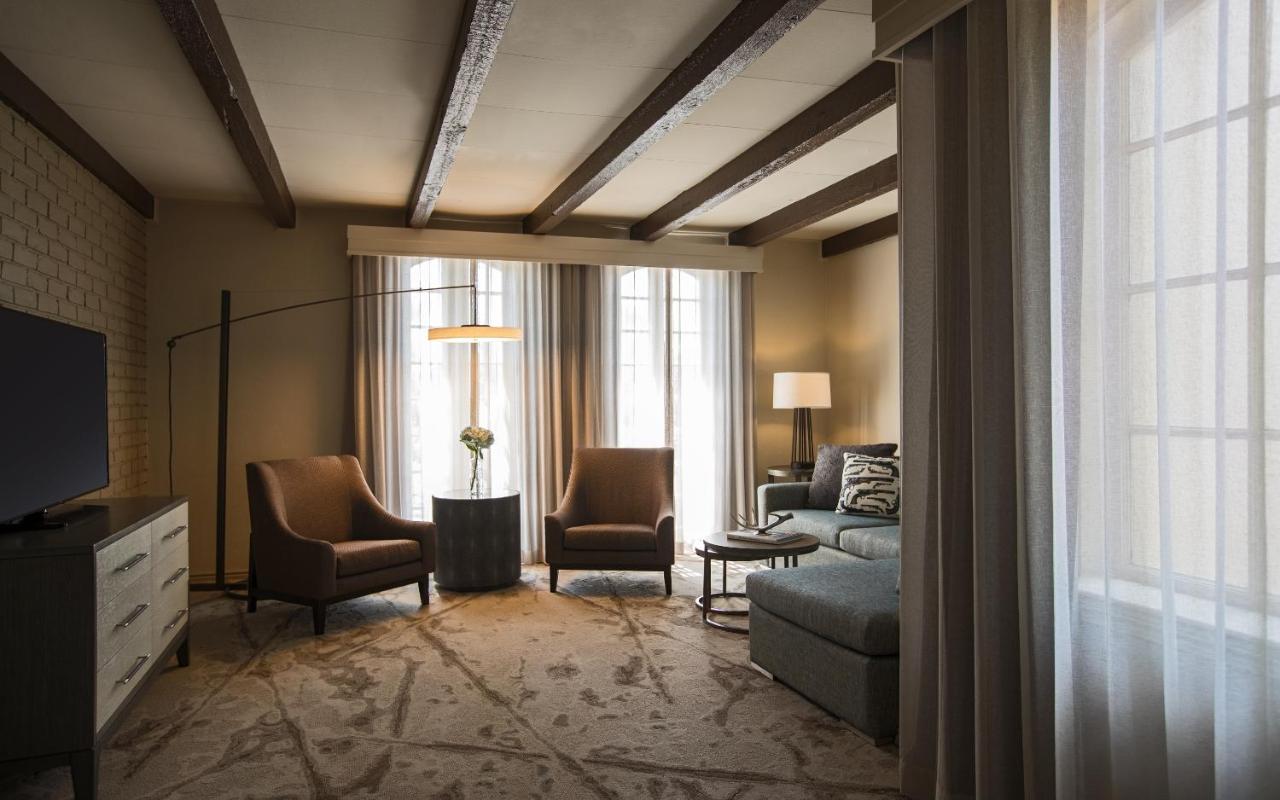 One-Bedroom Deluxe King Suite - Non-Smoking at Casa De Palmas, Trademark Collection by Wyndham