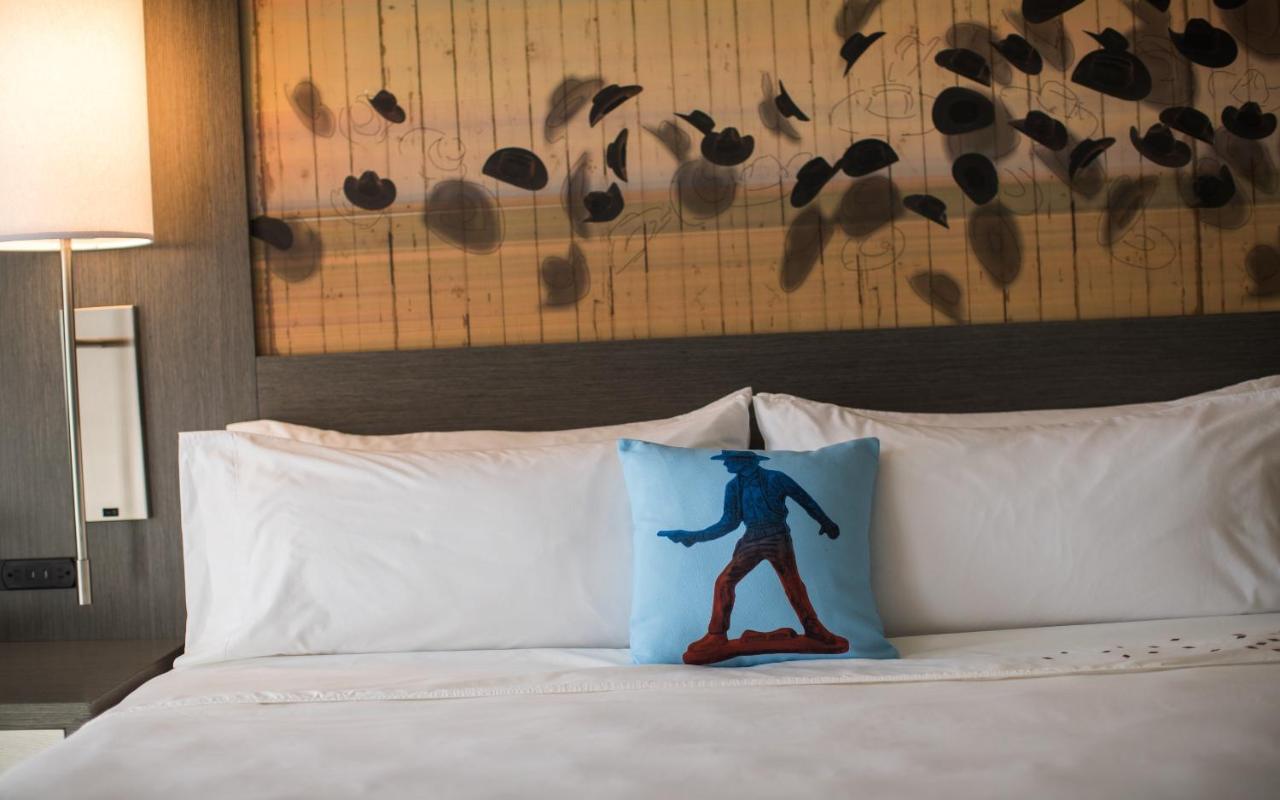 One-Bedroom Deluxe King Suite - Non-Smoking at Casa De Palmas, Trademark Collection by Wyndham