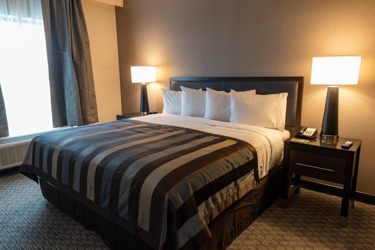 King Room - Mobility Access/Non-Smoking at Wingate by Wyndham Angola