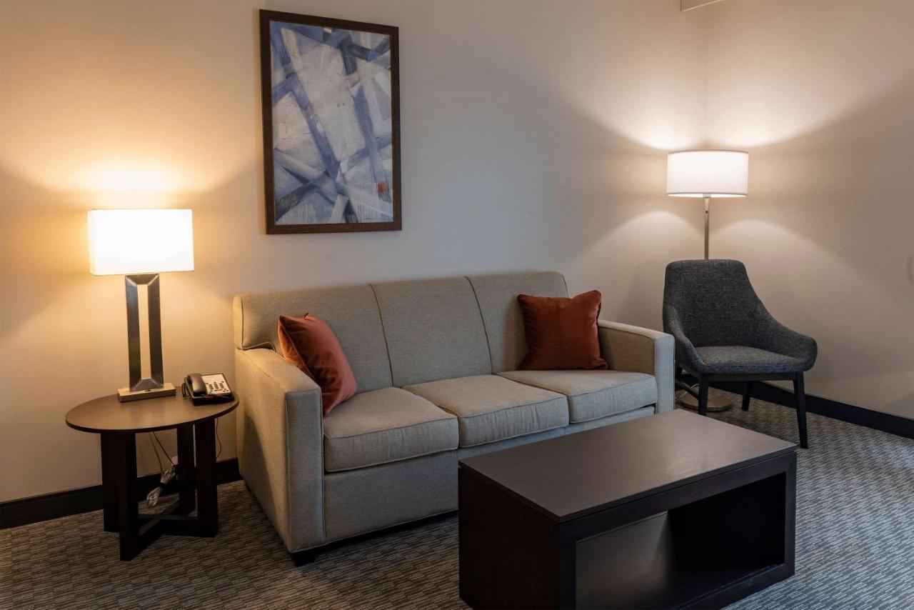 One-Bedroom King Suite - Mobility Access/Non-Smoking at Wingate by Wyndham Angola