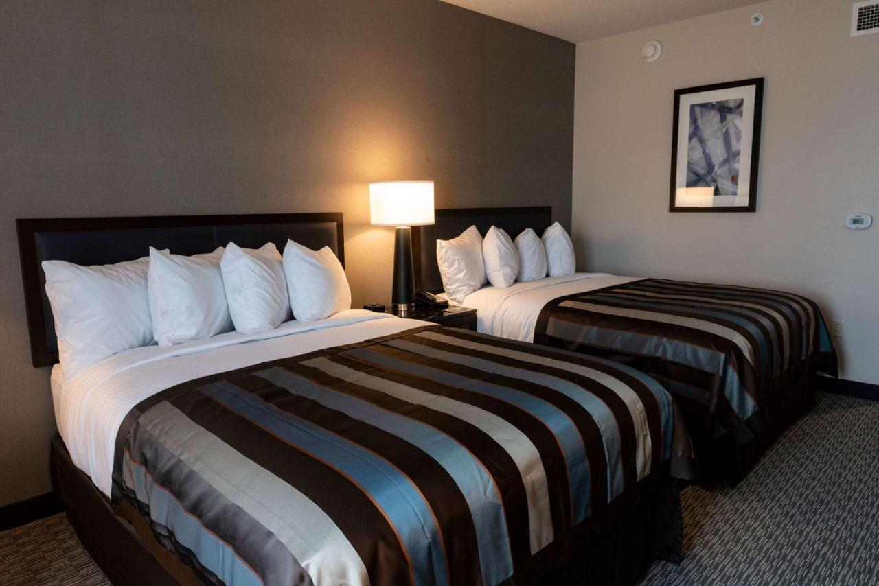 Queen Room with Two Queen Beds - Mobility Access/Non-Smoking at Wingate by Wyndham Angola